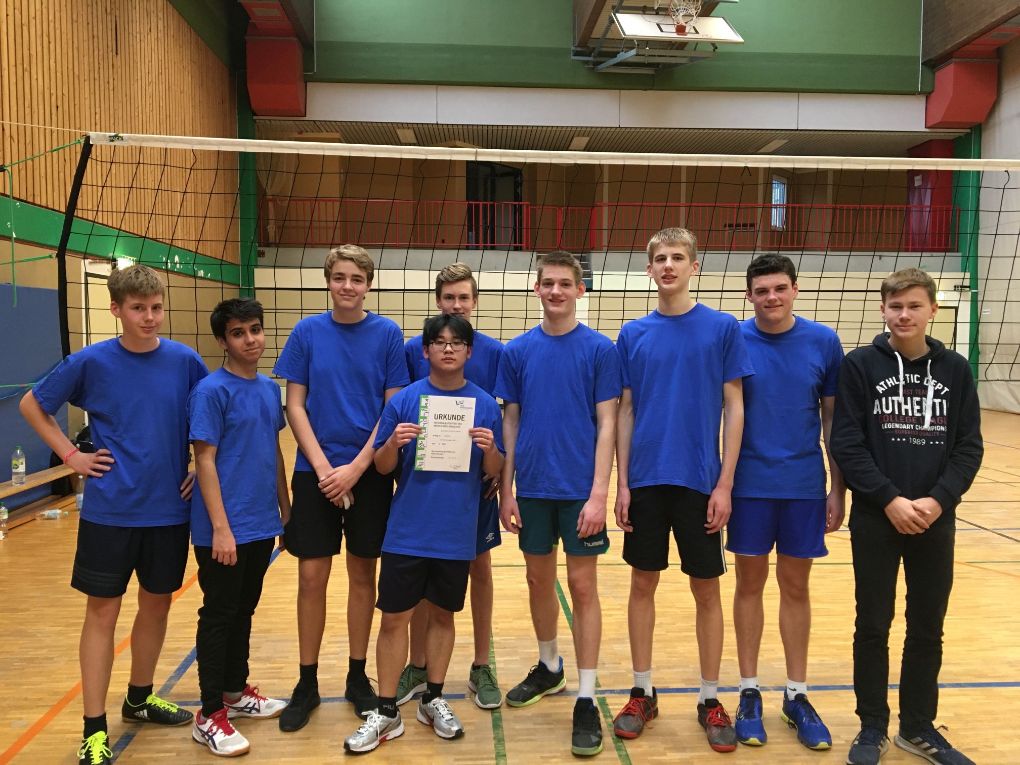 Volleyball-Schulmannschaft des Gymnasium Petrinum wird Vize-Kreismeister