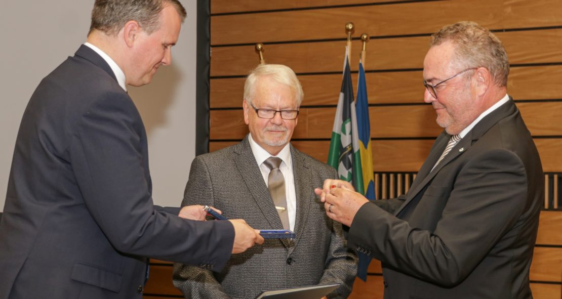 Friedhelm Fragemann erhält das Bundesverdienstkreuz
