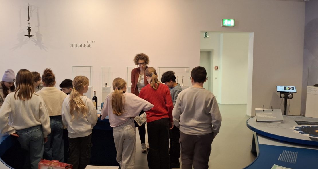 Besuch der Fünfklässler im JMW